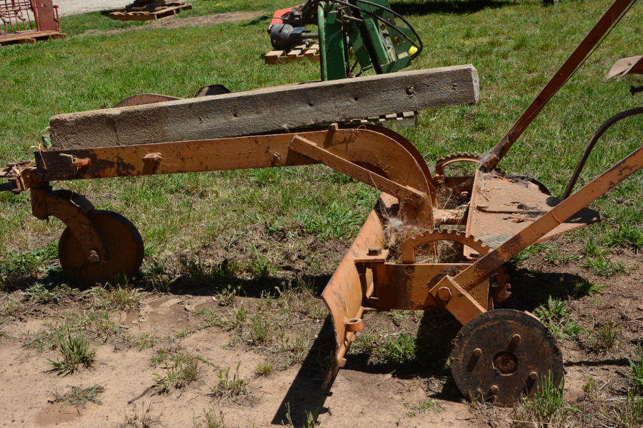 Lot 97 - Britstand grader | AuctionsPlus