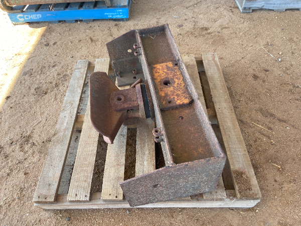 Lot 175 - Truck Ring Feeder | AuctionsPlus