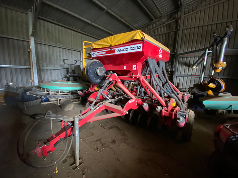 Lot 31 Duncan Enviro DD30 double disc air seeder AuctionsPlus