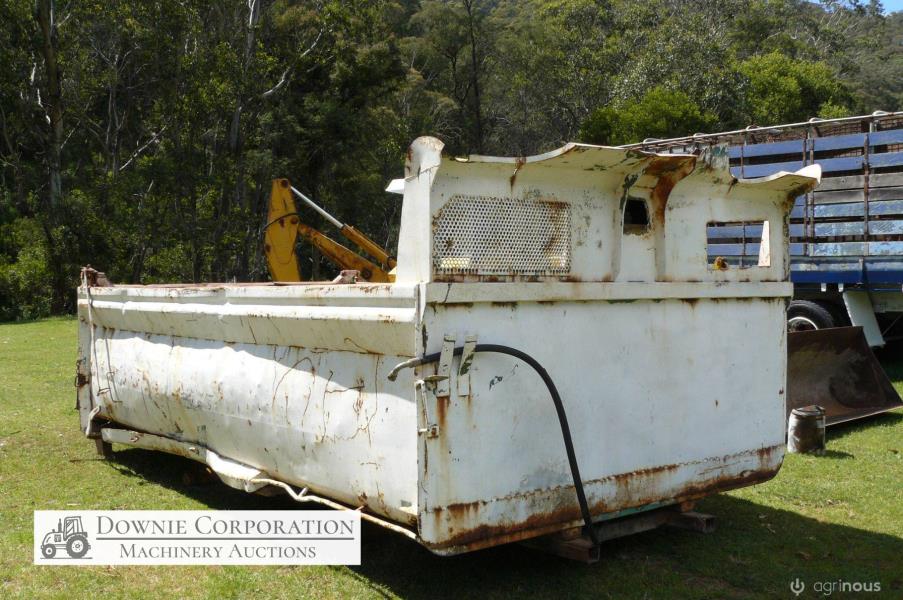 Lot 70 - Steel tipper body on chassis | AuctionsPlus