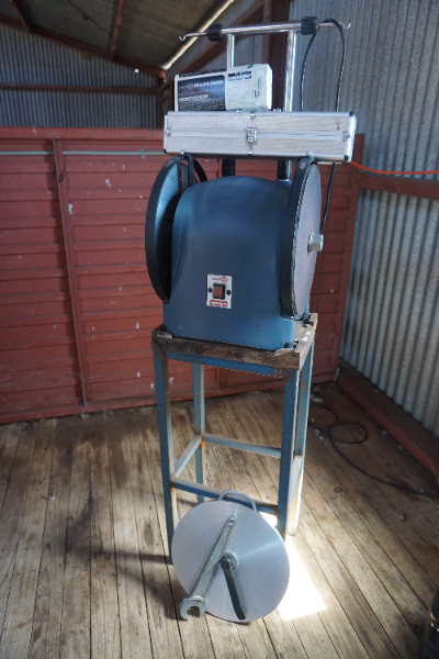 Lot 34 - Heineger Grinder | AuctionsPlus