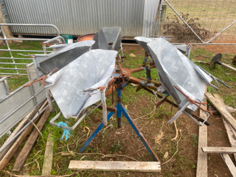 Lot 64 lamb marking cradle. AuctionsPlus