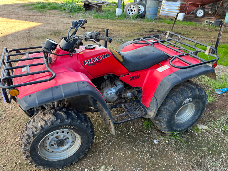 Lot 47 - Honda Four Trax 300 ATV. | AuctionsPlus