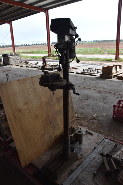 Lot 121 - Sher Power Tool Pedestal Drill | AuctionsPlus