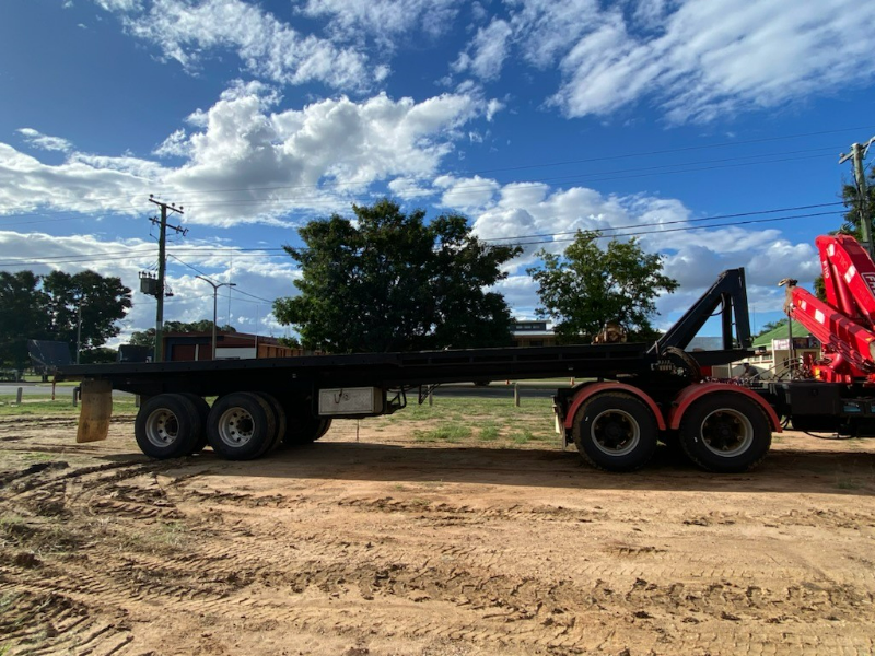 Lot 3 - Skel Tilt Slide Trailer | AuctionsPlus