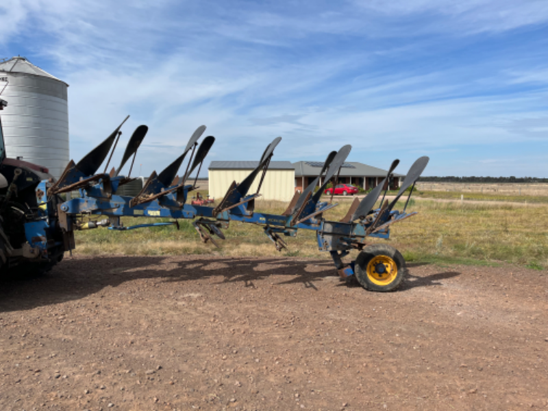 Lot 41 Mouldboard Plough. AuctionsPlus