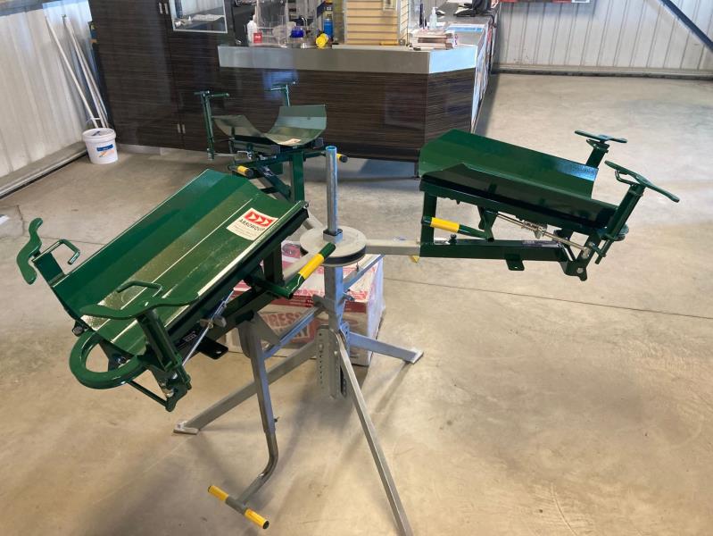 Lot 63 NEW Arrow Lamb Marking Cradle AuctionsPlus