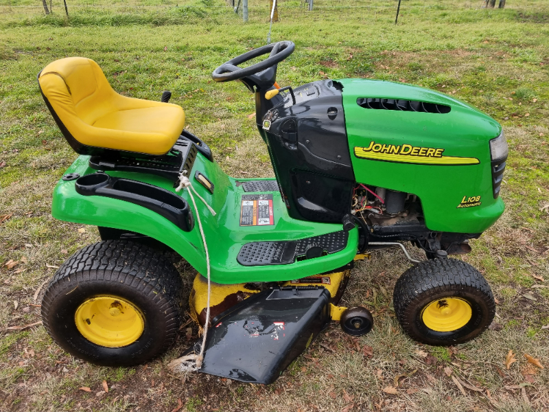 Lot 102 - John Deere L108 | AuctionsPlus