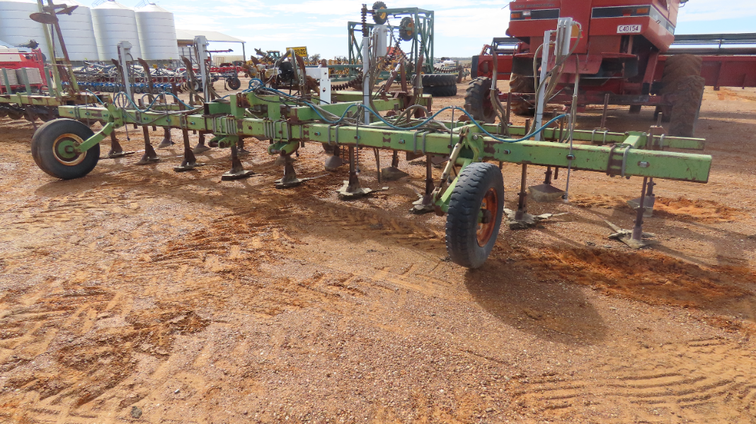 Lot 64 Gessner cultivator, AuctionsPlus
