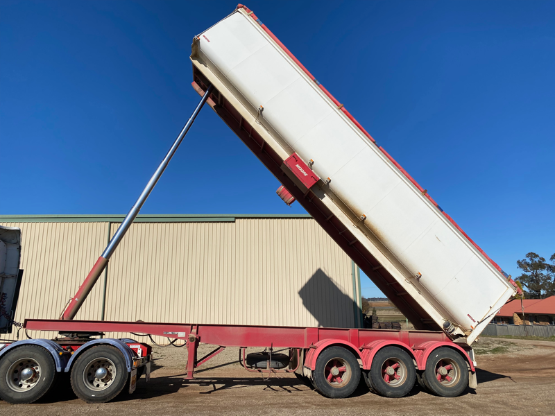 Lot19 Moore 32 triaxle tipper trailer AuctionsPlus