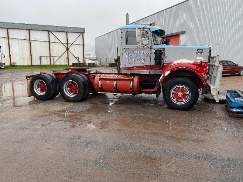 Lot 35 - 1978 white road boss | AuctionsPlus