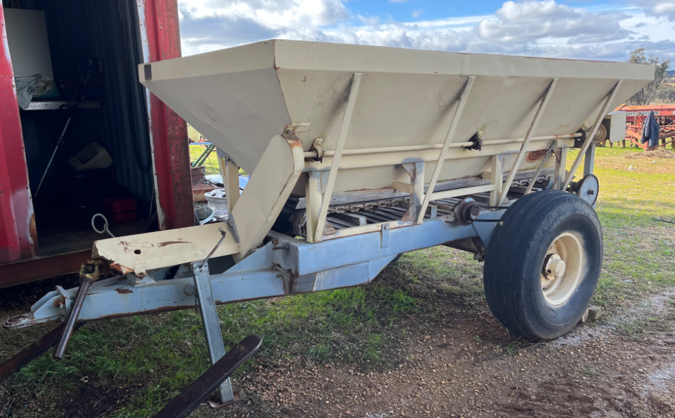 Lot 15 Marshall 3 Tonne Super spreader AuctionsPlus