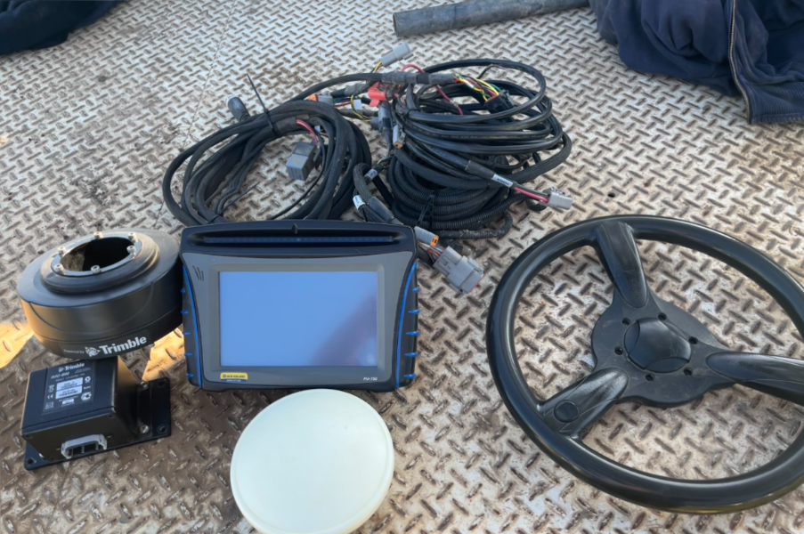 Lot 38 Trimble FM750 GPS and EZPilot Steering System AuctionsPlus