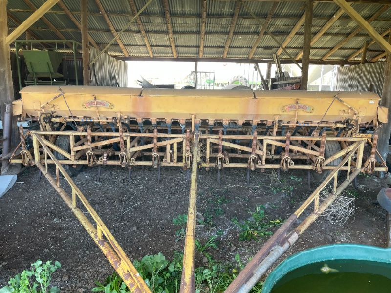 Lot 84 Gyral Star Planter AuctionsPlus