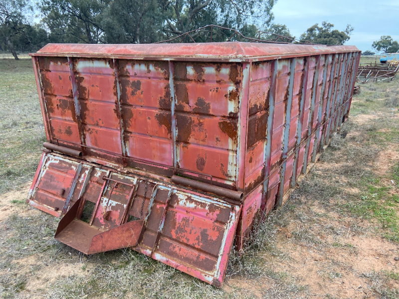 Lot 268 20' Twinbox Rear Empty Grain Bin AuctionsPlus