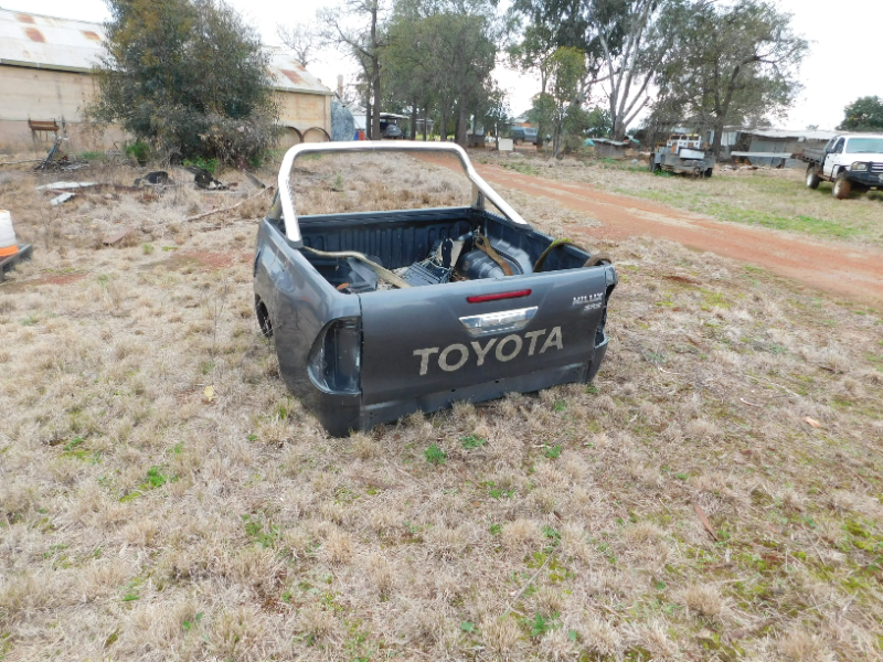 Lot 36 2017 Toyota Hilux SR5 Tub AuctionsPlus