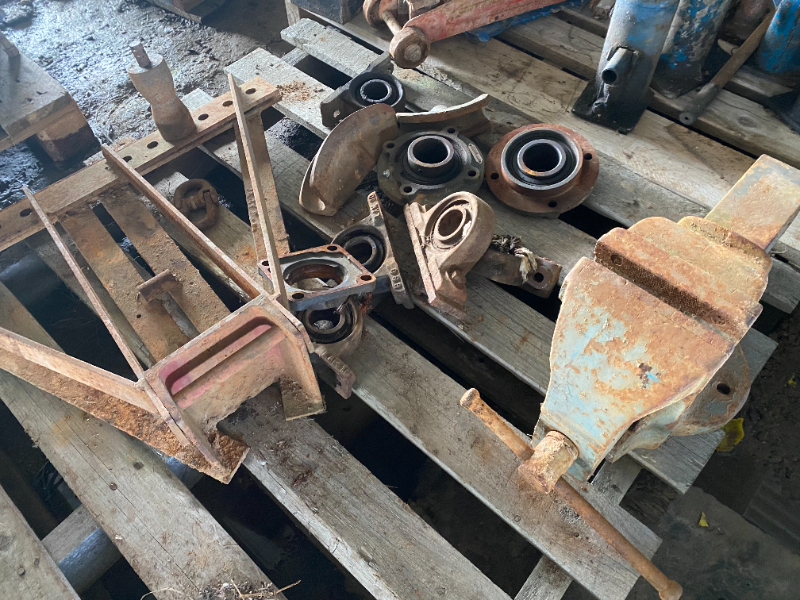 Lot 129 Pipe bender & Large vice AuctionsPlus