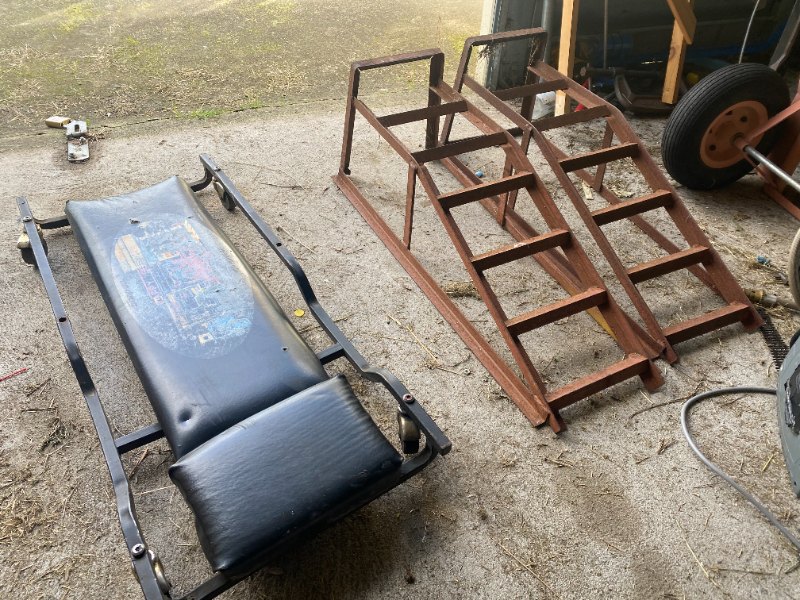 Used Car Ramps Lot 172 - Floor trolley & car ramps | AuctionsPlus