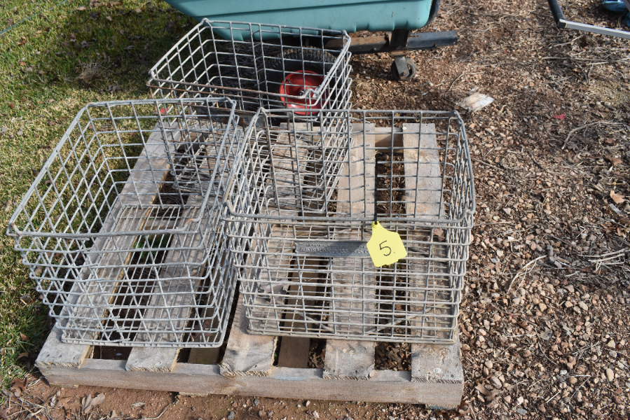 Lot 5 Crates AuctionsPlus