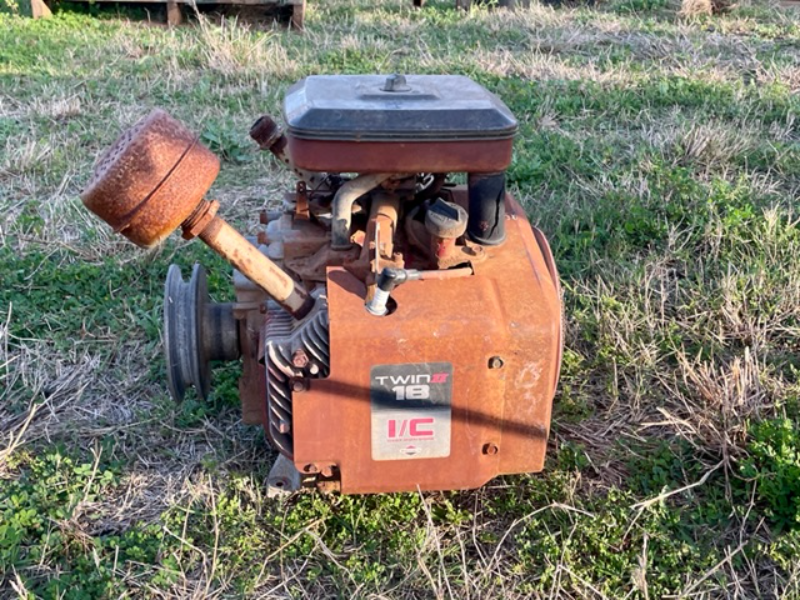 Lot 55 - Briggs and Stratton 18hp Motor – parts only | AuctionsPlus