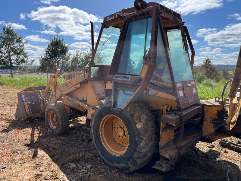 Lot 27 Case 580 Super E Backhoe And Fel Auctionsplus