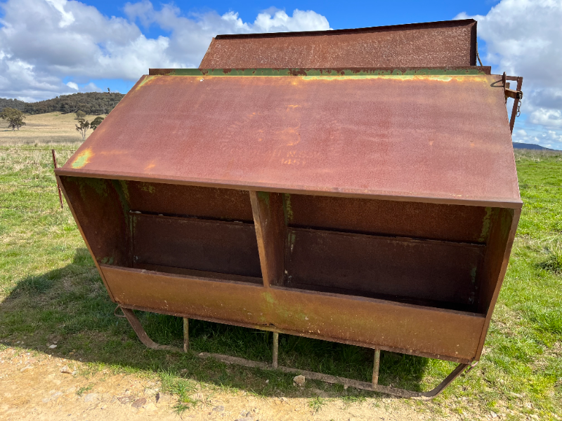 LOT 111 CATTLE FEED BIN AuctionsPlus