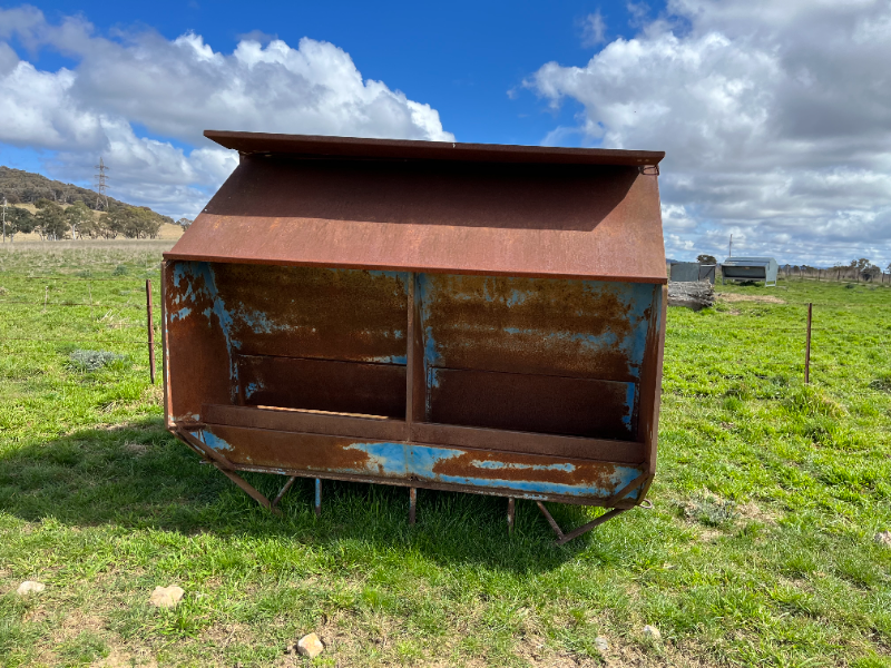 LOT 112 CATTLE FEED BIN AuctionsPlus