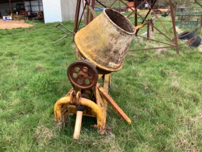 Lot 86 3PL Cement Mixer AuctionsPlus