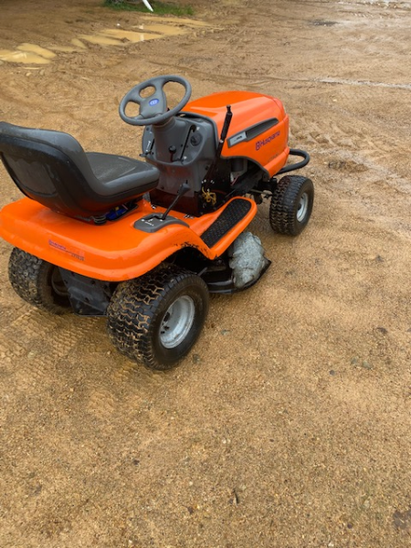 Lot 69 - Husqvarna LT1536 mower | AuctionsPlus