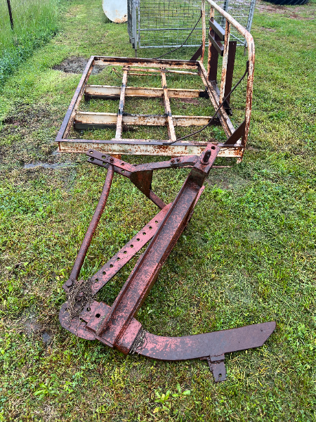 Lot 163 - 3PL Ripper & Carryall | AuctionsPlus