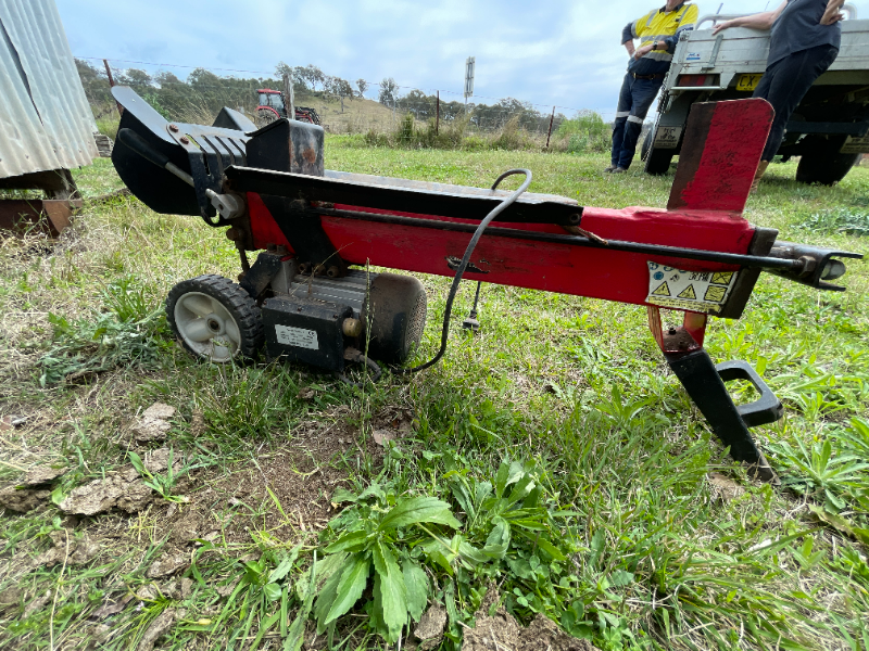Lot 116 - 240V BLOCK SPLITTER | AuctionsPlus