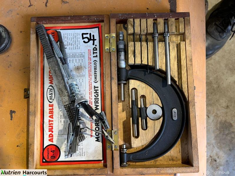 Lot 54 Wheel Cylinder Hones 1 to 3' & Cylinder ridge remover