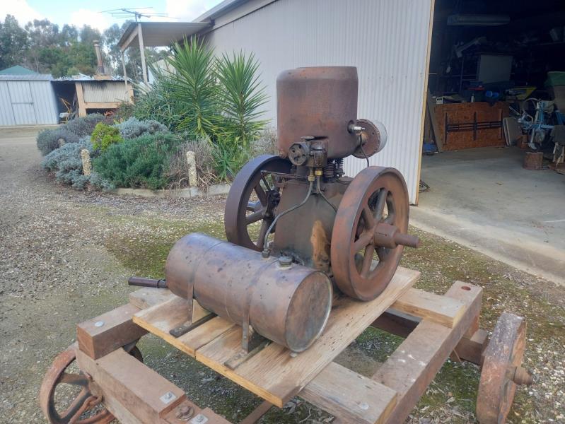 Lot 13 - Lister Stationary Engine | AuctionsPlus