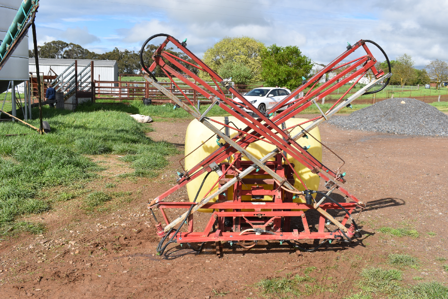 Lot 16 - Hardi Boom Spray | AuctionsPlus