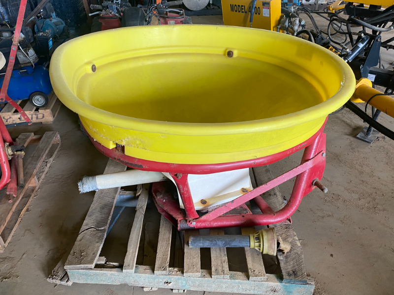 Lot 18 No.1 3pt Linkage Super Spreader P406 AuctionsPlus