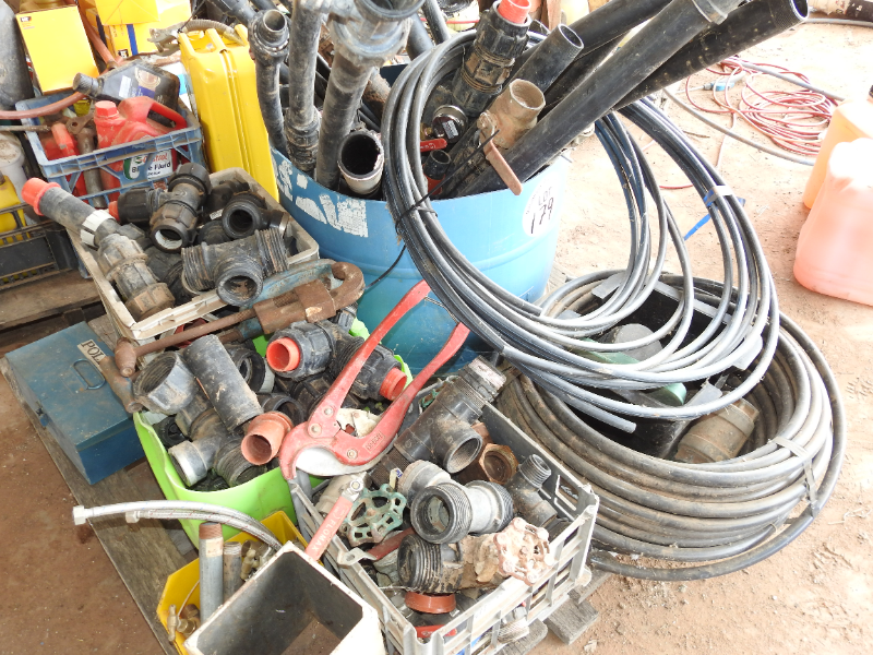 Lot 179 - Heat Poly Welder, Assorted poly fittings garden dripper hose ...