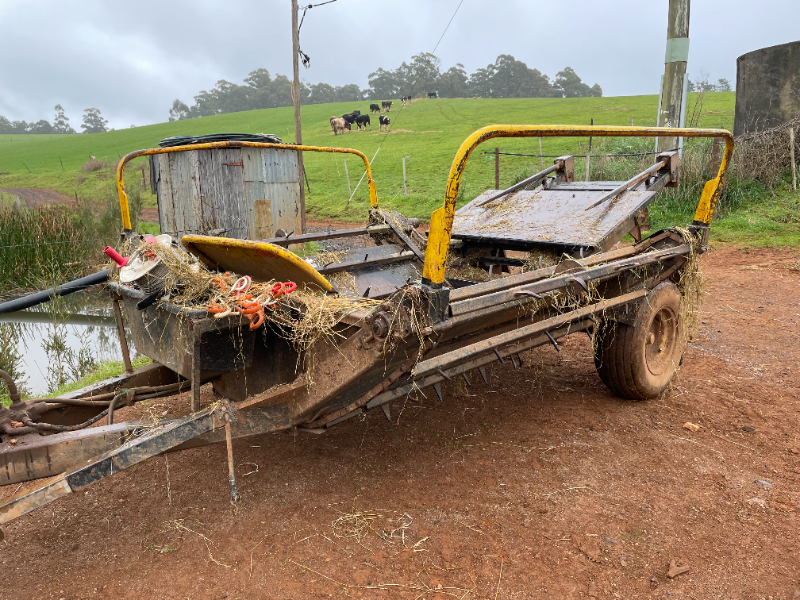 Lot 7 Boomerang Trailing Hay Feeder AuctionsPlus