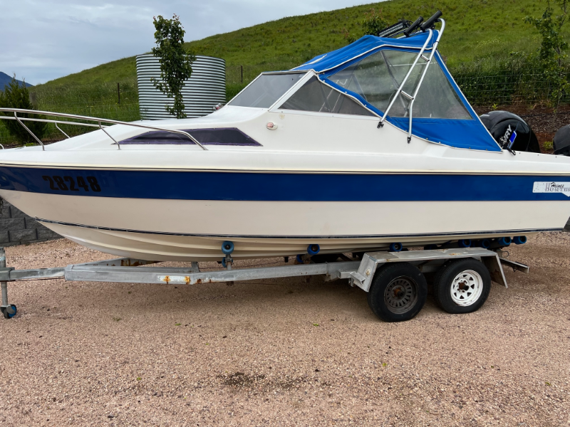 Lot 27 Haines Hunter 580 Sl Fibreglass Boat Auctionsplus