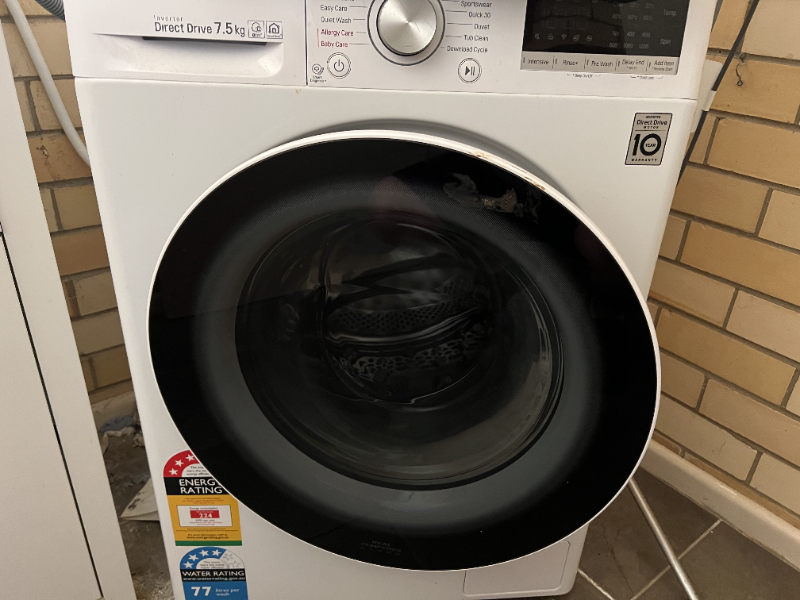 Lot 231 LG 7.5kg Front Loader Washing Machine AuctionsPlus