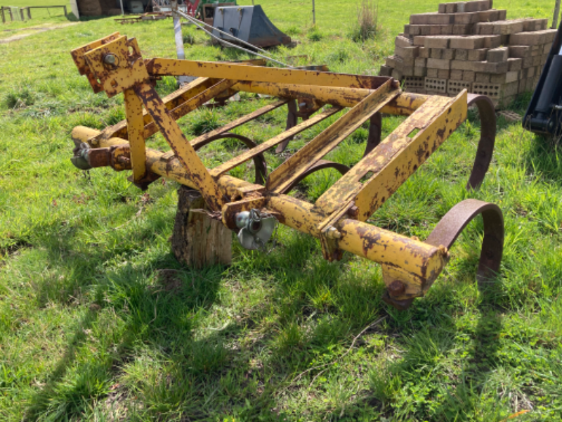 Lot 6 3PL Chisel Plough AuctionsPlus
