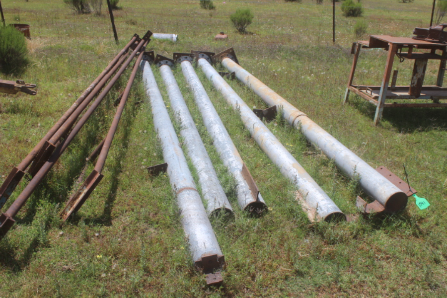 Lot 1091 - Shed Posts & Frame | AuctionsPlus