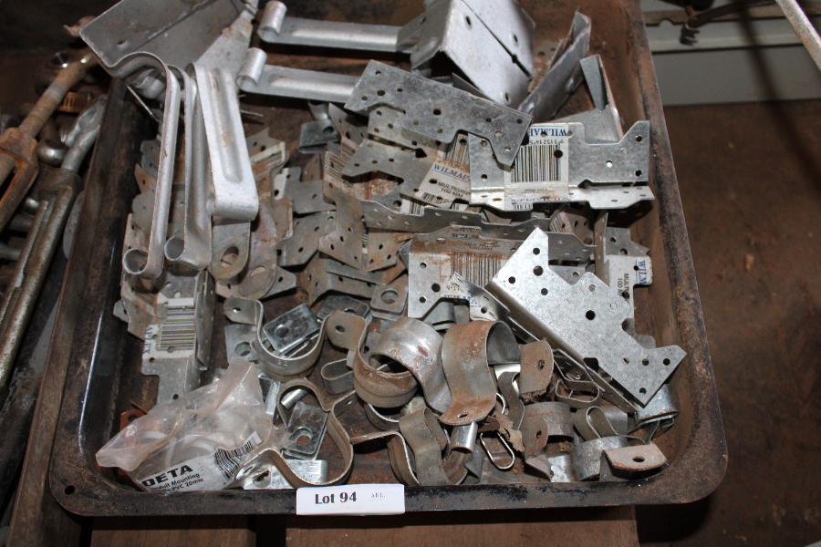 Lot 94 - Mixed Lot Brackets | AuctionsPlus