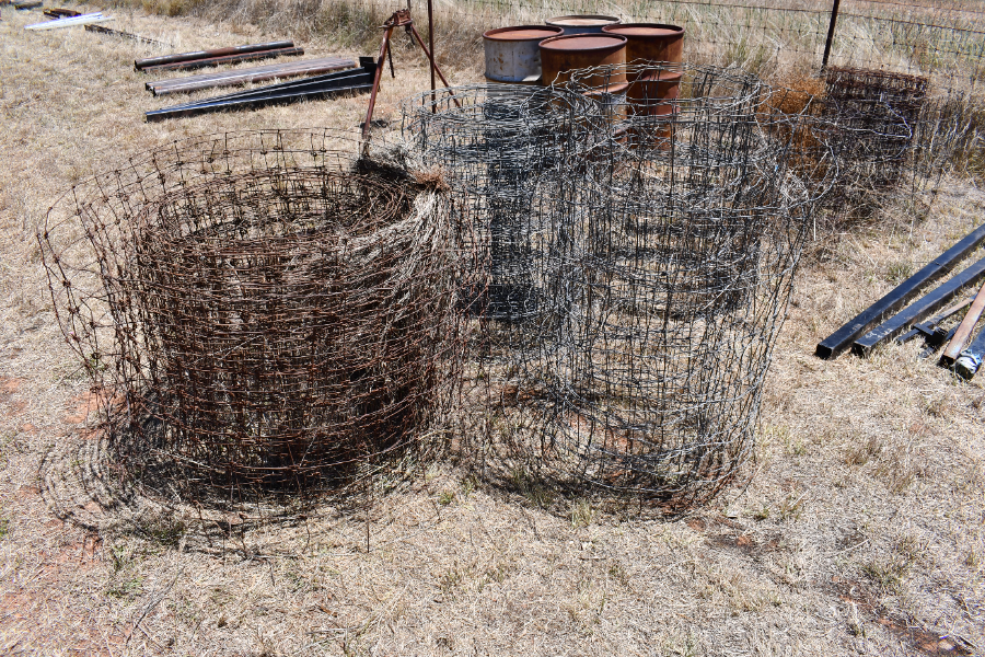 Lot 162 - Assorted rolls of used hinge joint & ring lock | AuctionsPlus