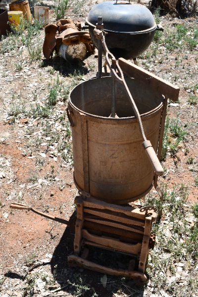 Lot 304 - Antique Zwar vaccuum washer & ringer | AuctionsPlus