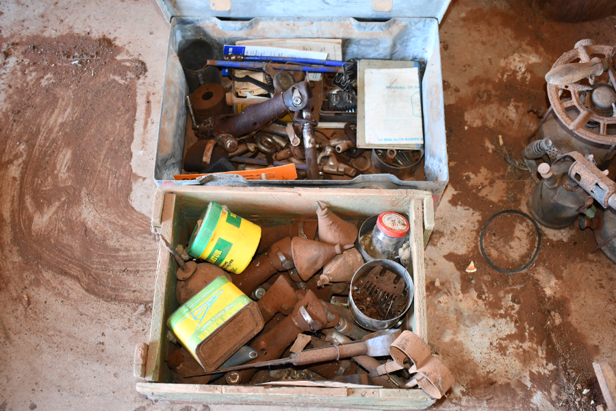 Lot 310 Antique shearing gear AuctionsPlus