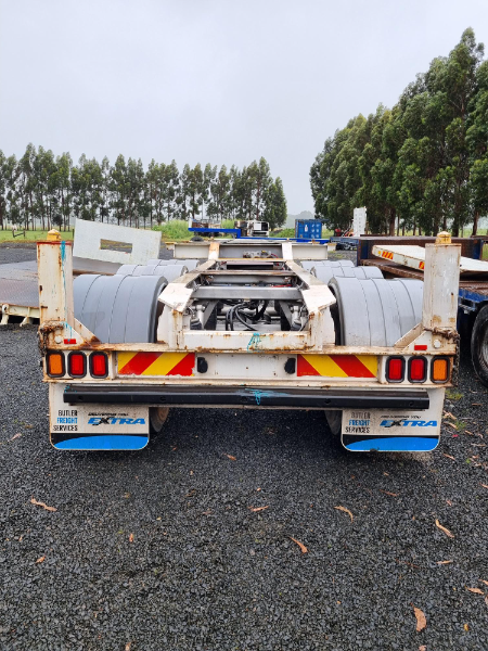 Lot 208 - 2000 Krueger Tri Axle A Trailer | AuctionsPlus