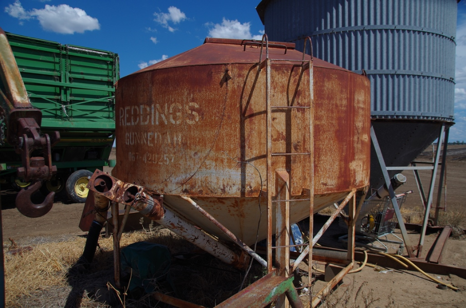 Lot 49 5t grouper bin AuctionsPlus