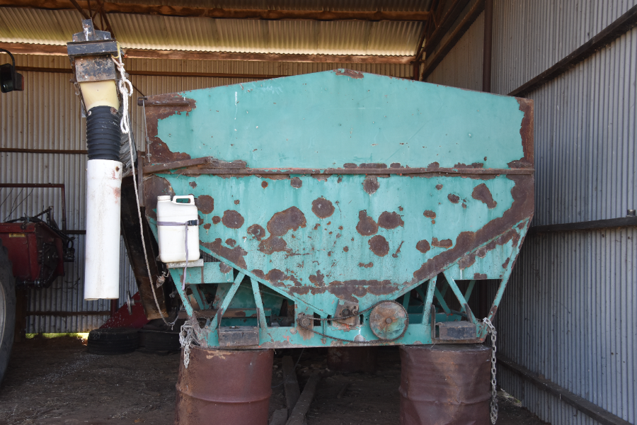Lot 15 - Jetstream Grouper | AuctionsPlus