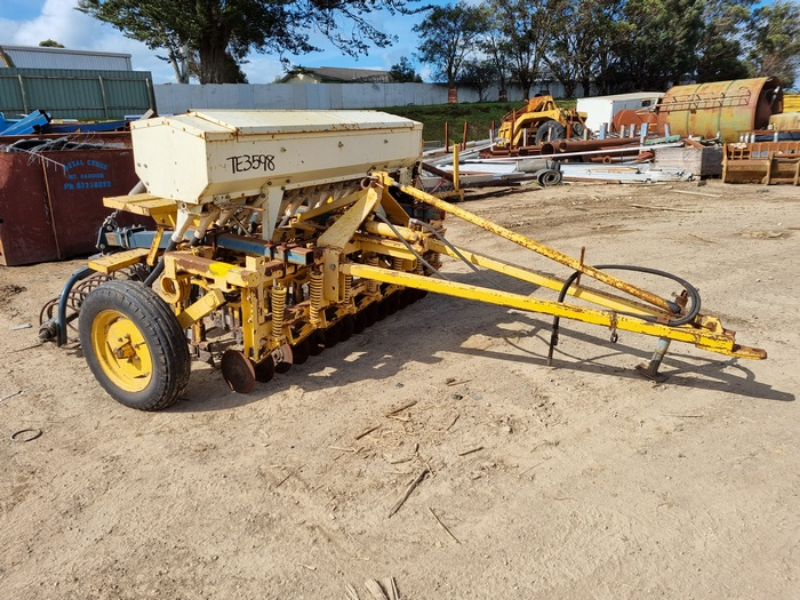 Lot 153 - Connor Shea Napier Coil Tyne Coulter Drill | AuctionsPlus
