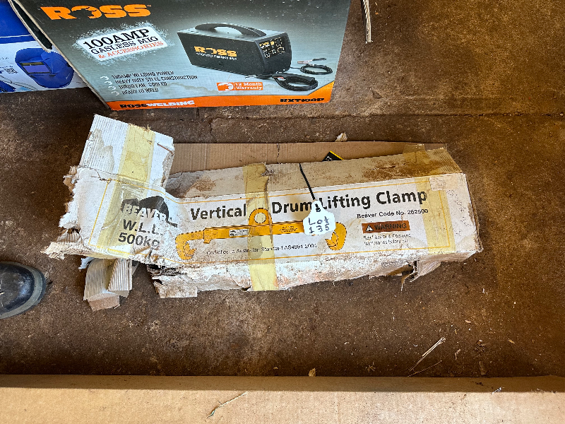 Lot 135 Beaver vertical drum lifting clamp AuctionsPlus